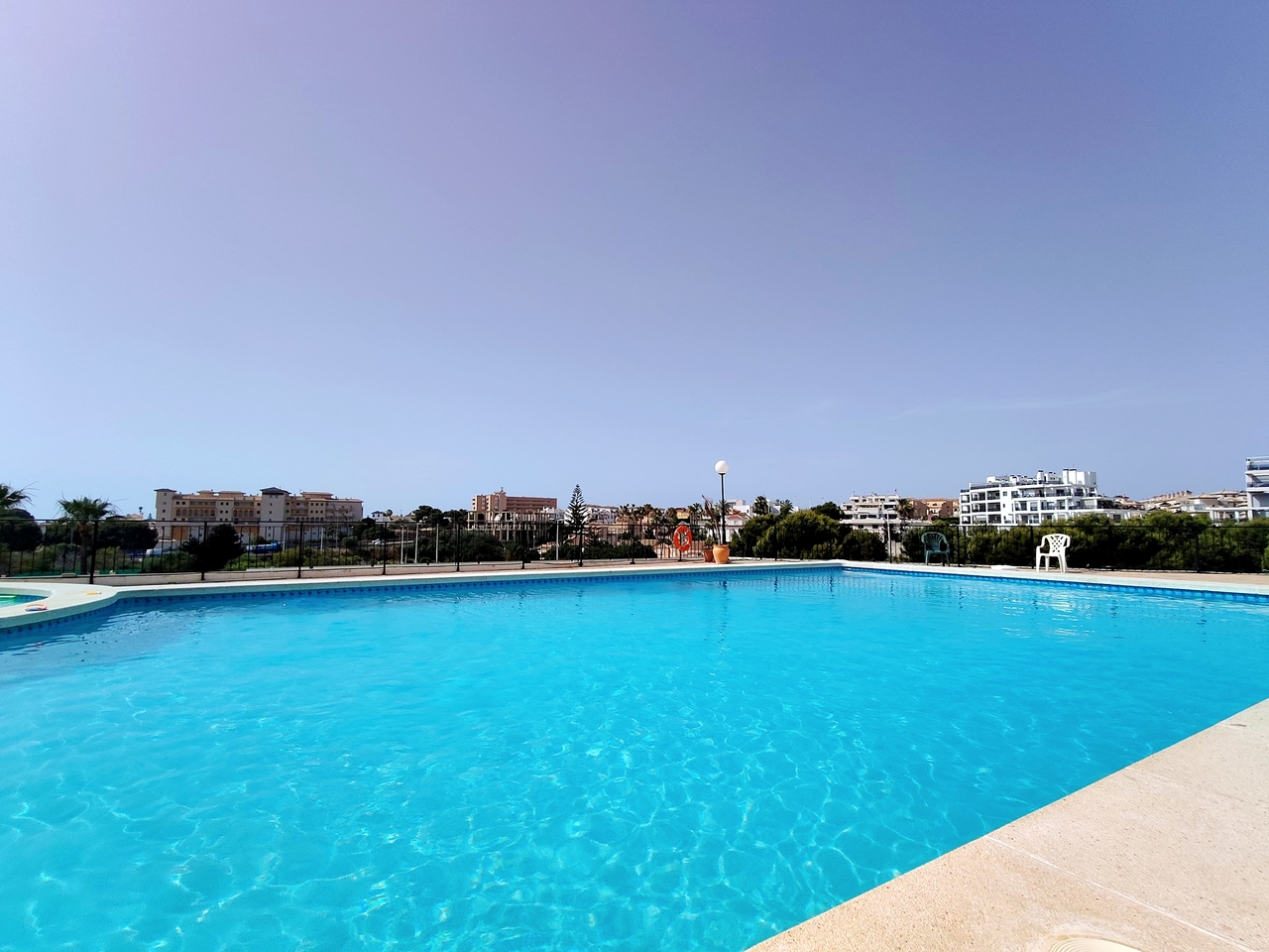 Piso de 2 dormitorios en venta en La Zenia