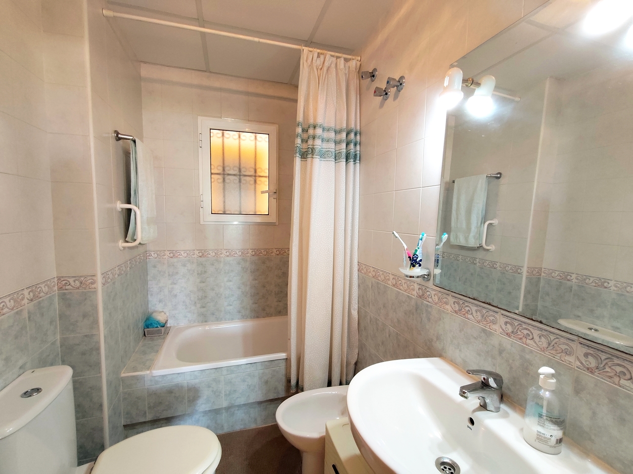 Piso de 2 dormitorios en venta en La Zenia
