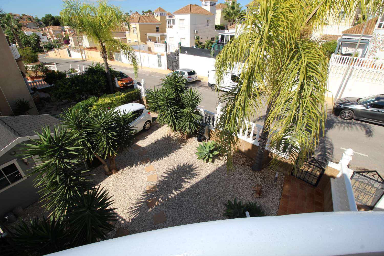 Quad-style bungalow with garden, terraces, swimming pool and sea views in Villamartín