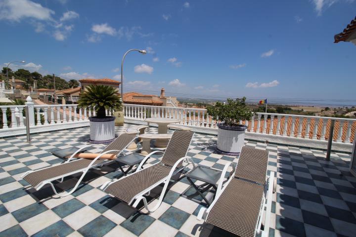 Exclusive villa in San Miguel de Salinas