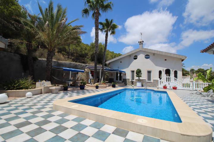 Exclusive villa in San Miguel de Salinas