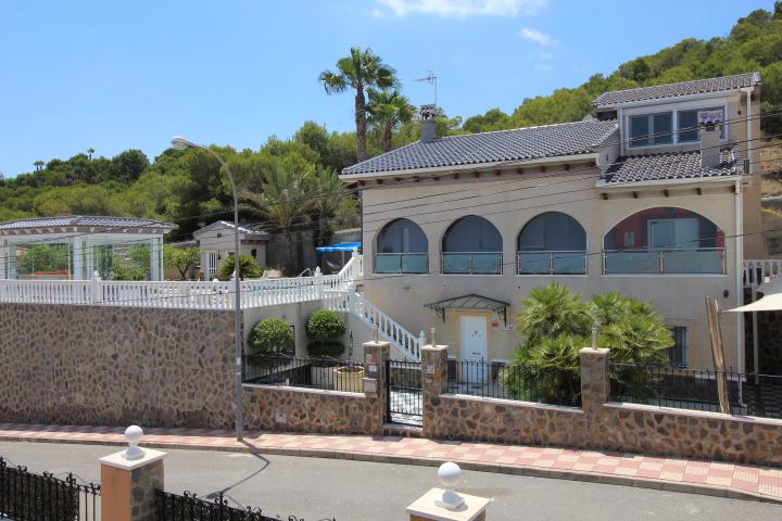 Exclusive villa in San Miguel de Salinas