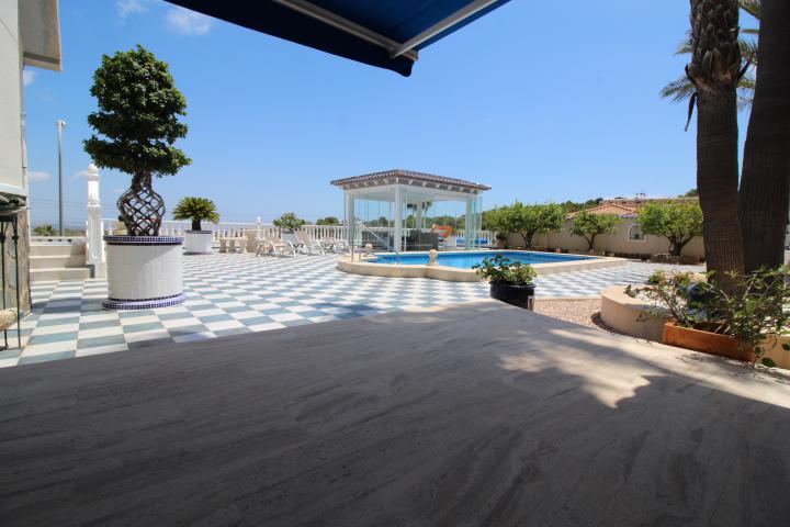 Exclusivo chalet en San Miguel de Salinas