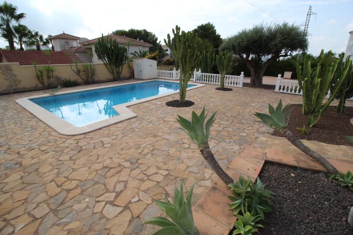 Large villa all in one level in Villamartin/ Oihuela Costa